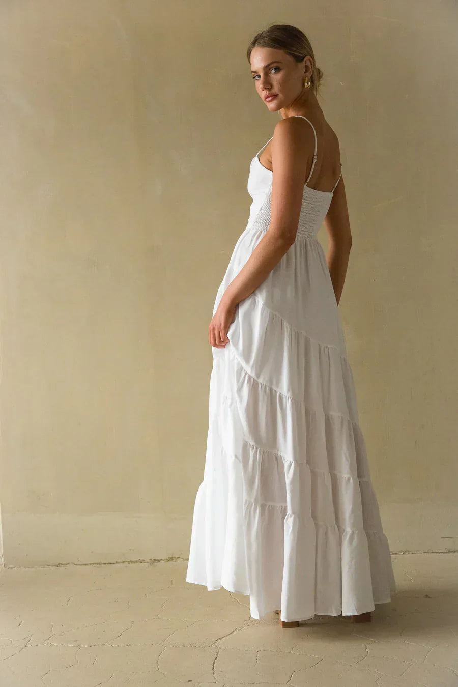 Donna Twist Front Tiered Maxi Dress